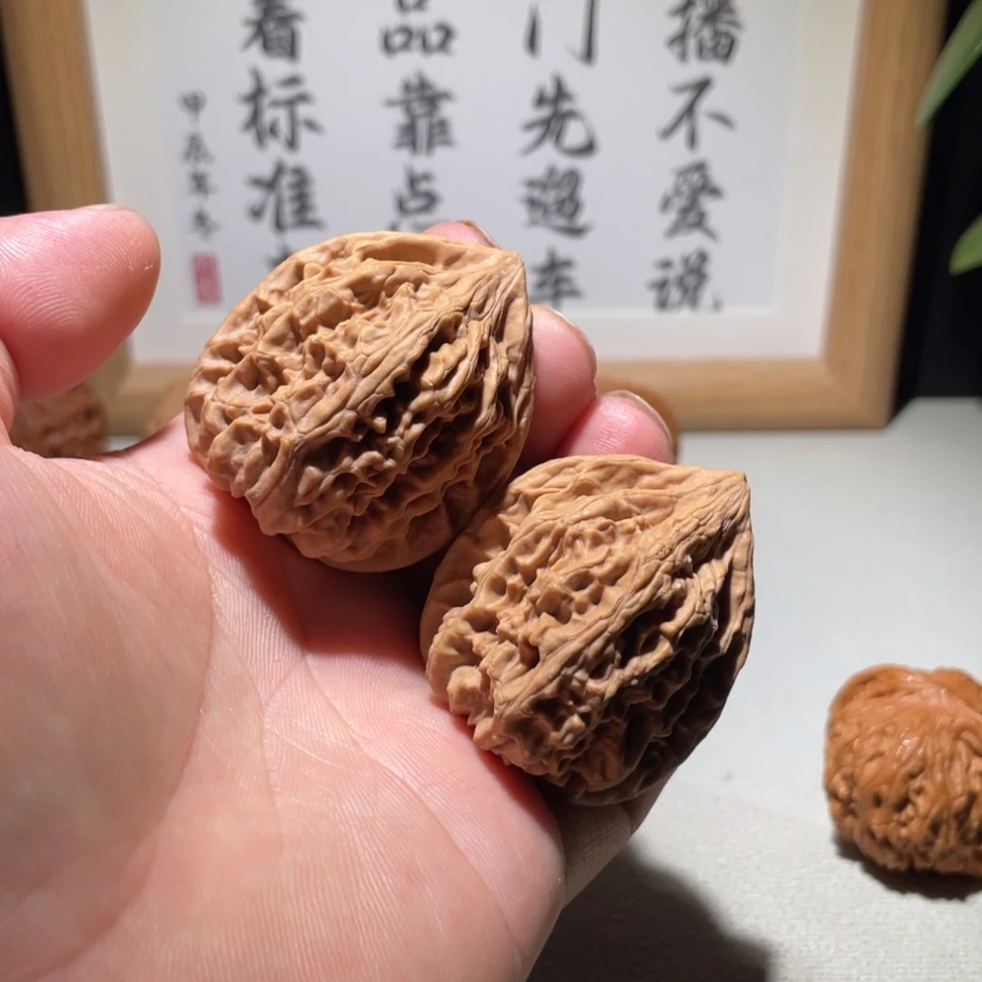 文玩核桃吊坠鸡心39