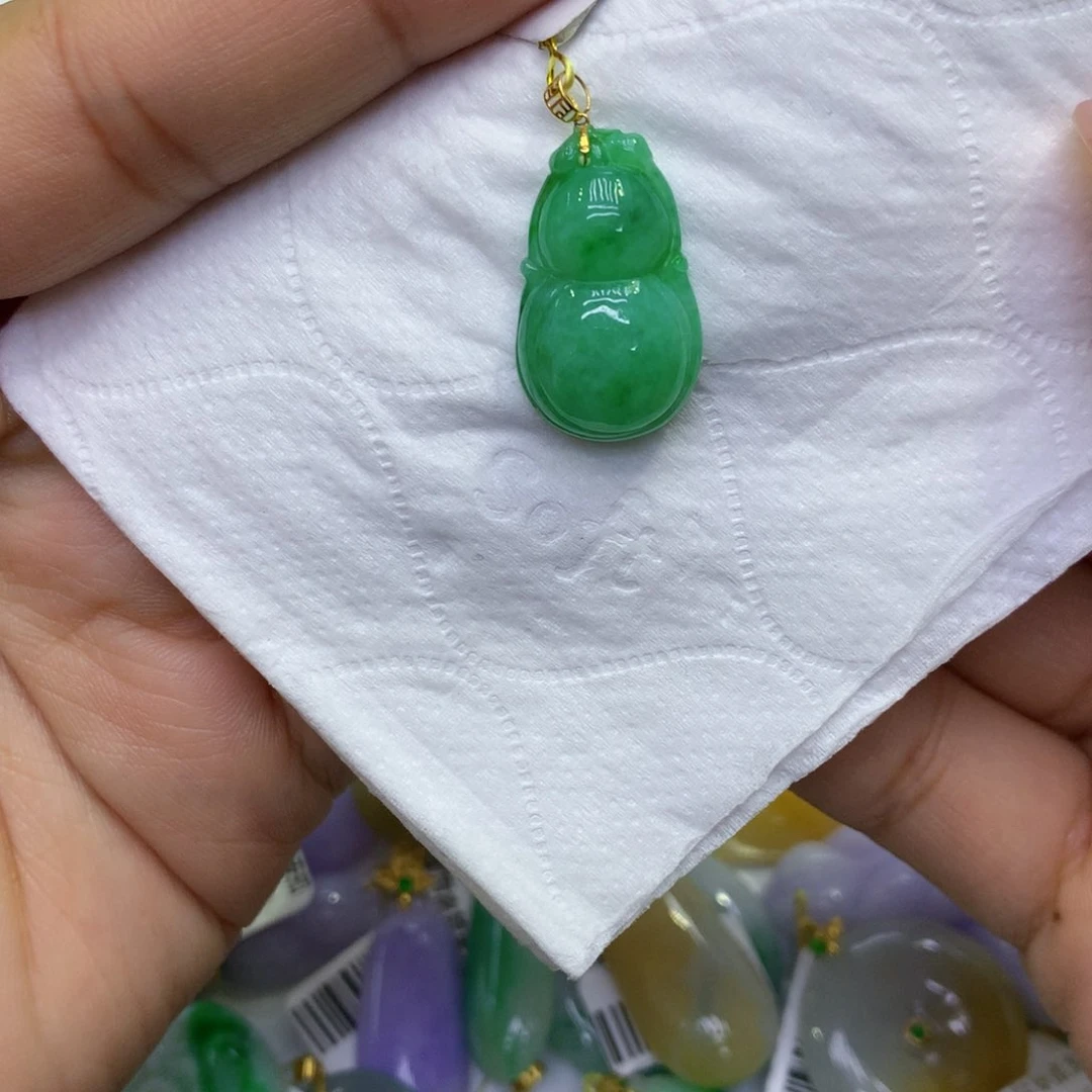 颈饰18K金镶嵌翡翠