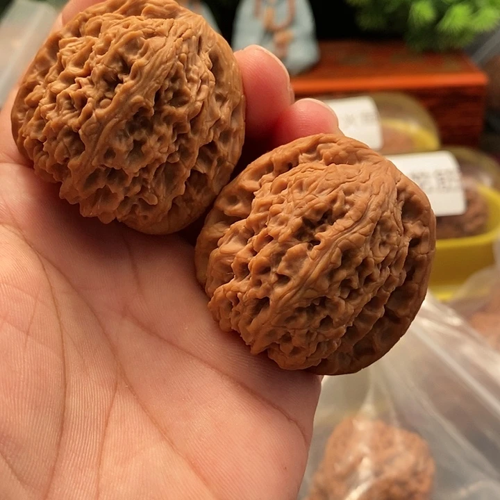 【闪购商品】文玩核桃吊坠零**度南疆