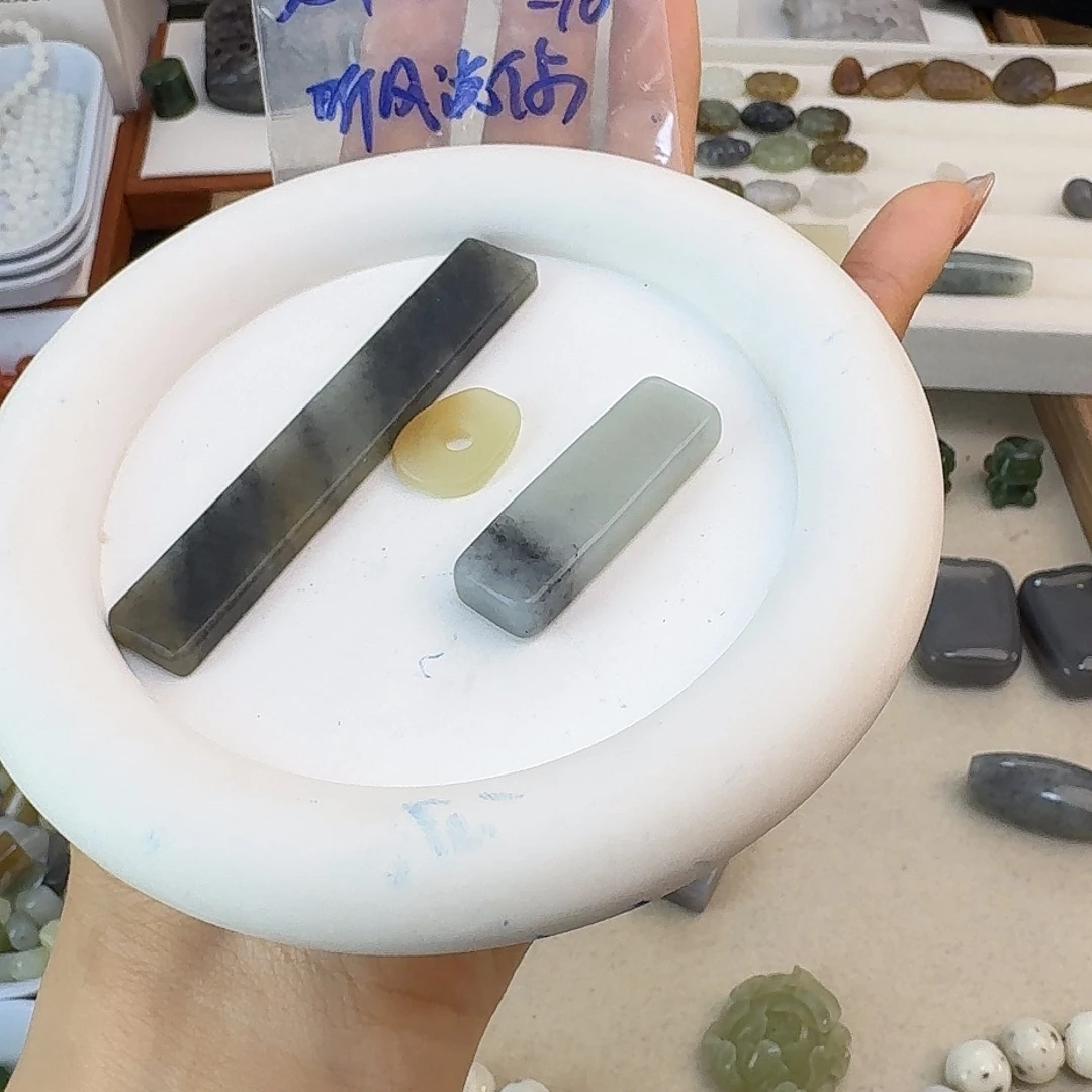 聽***你和田玉未镶嵌珠宝半成品