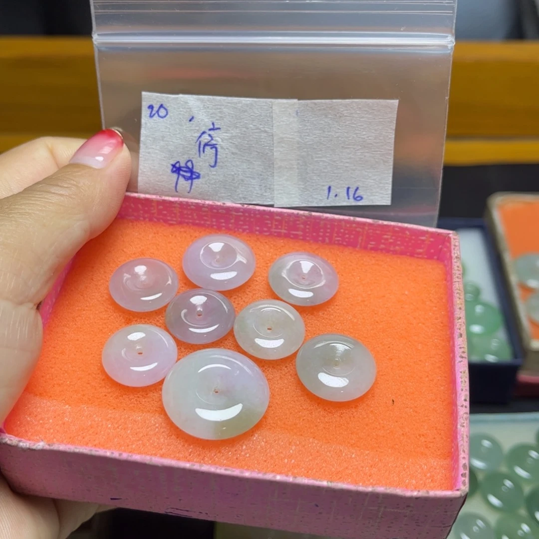 定制翡翠未镶嵌停不