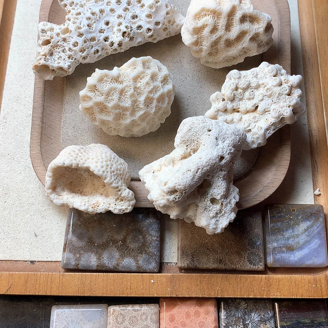 石英质玉颈饰未镶嵌?****