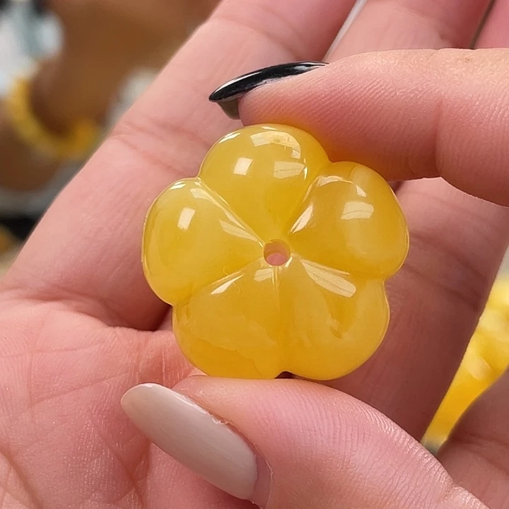 琥珀未镶嵌珠宝奇石h4