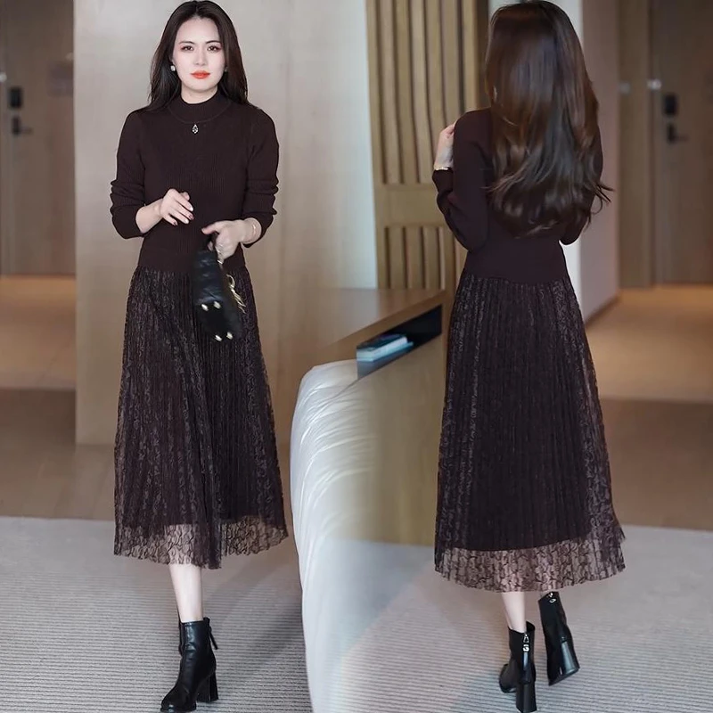 时尚针织连衣裙女2025秋冬新款洋气修身显瘦蕾丝拼接配大衣打底裙