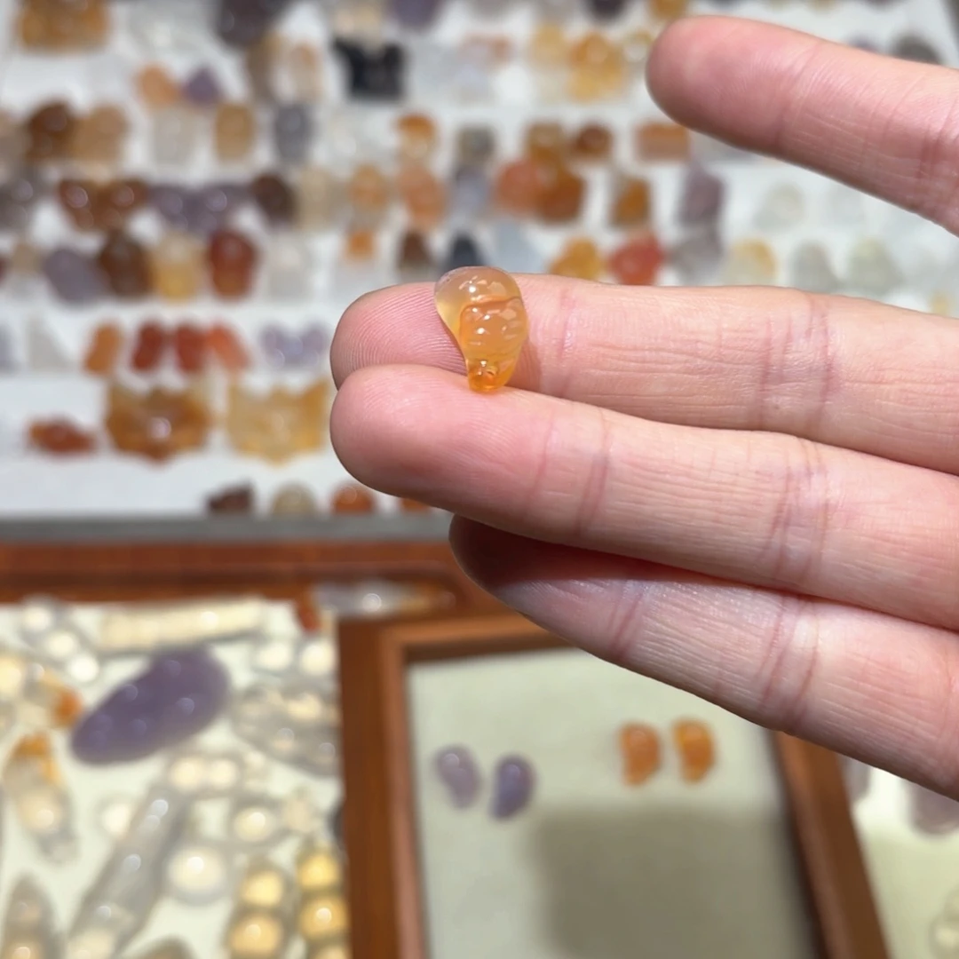 玛瑙/玉髓颈饰未镶嵌L*?