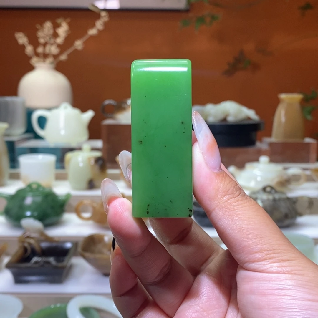未镶嵌和田玉挂件用****8碧玉阳绿印章