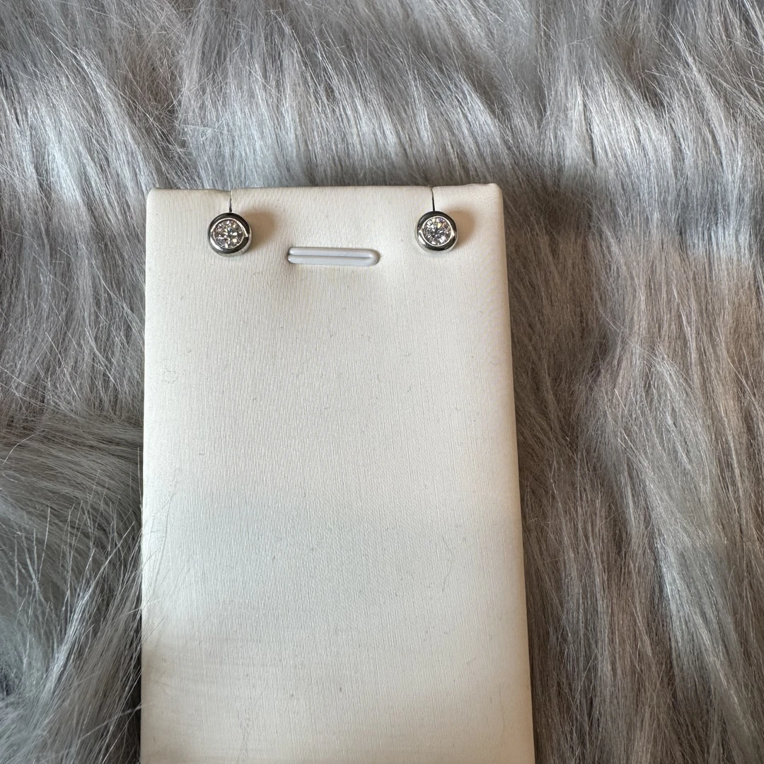 带包装【樱桃定制】 50分泡泡螺丝帽天花板耳钉.S