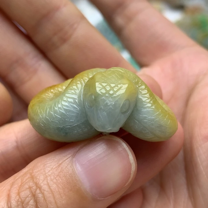 翡翠颈饰未镶嵌翡翠