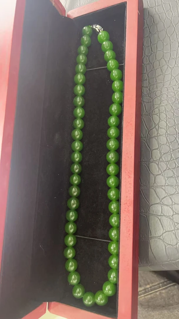 c15精美百搭菠菜绿项链