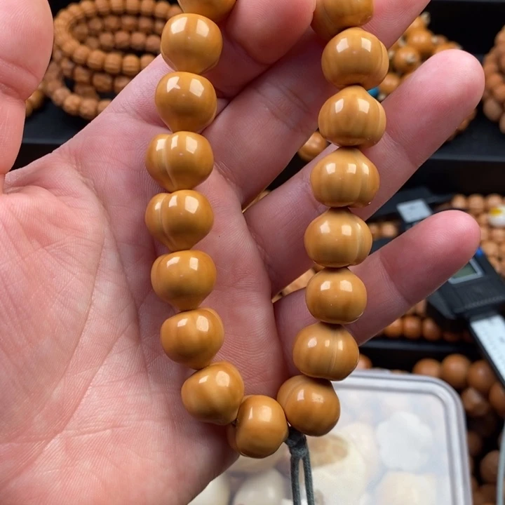 郭****猴头手串全品大屁桃