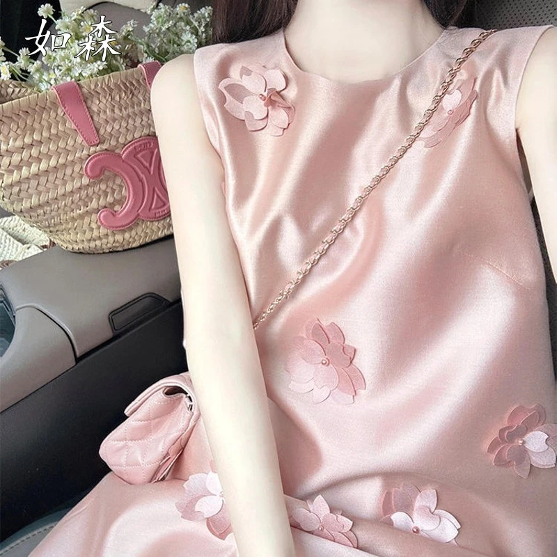 夏季气质女神范高级感端庄大气温柔风醋酸缎面粉色立体花朵连衣裙