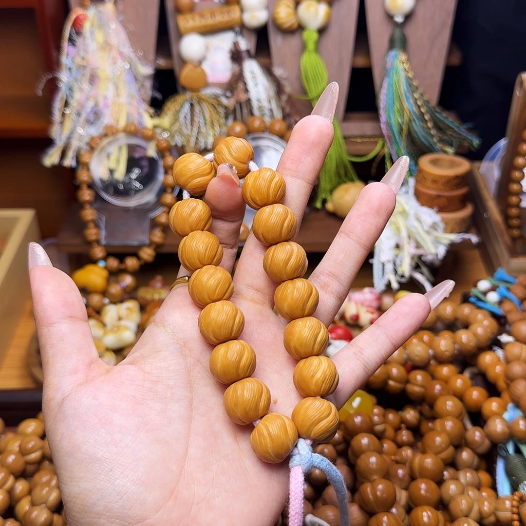 薯***饼猴头核桃吊坠卷卷