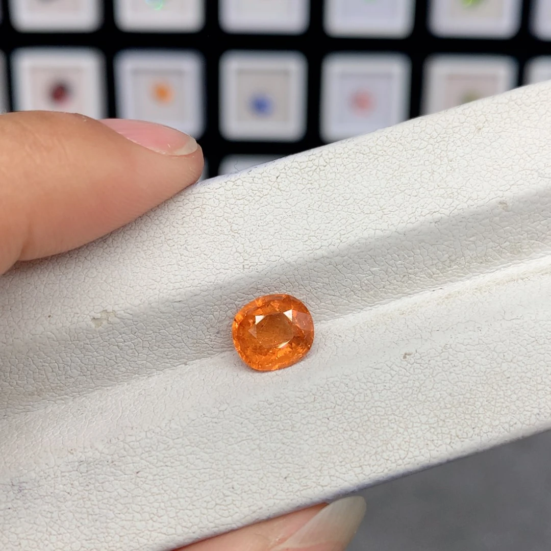 石榴石（芬达石）裸石未镶嵌2.43克拉