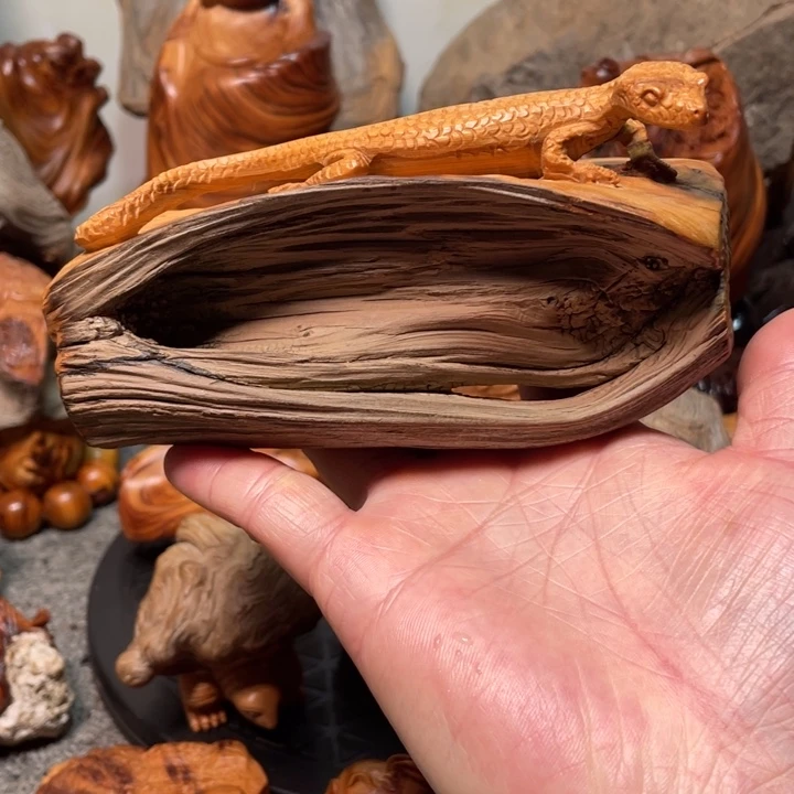 柏木壁虎纹理小摆件