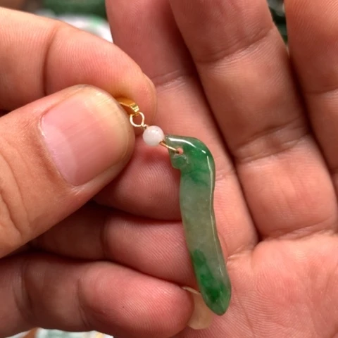 【闪购商品】颈饰未镶嵌翡翠静*