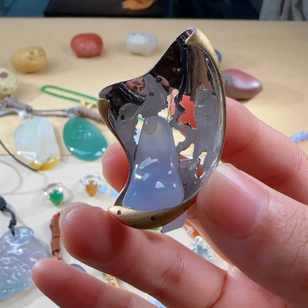 颈饰18K金镶嵌翡翠橦