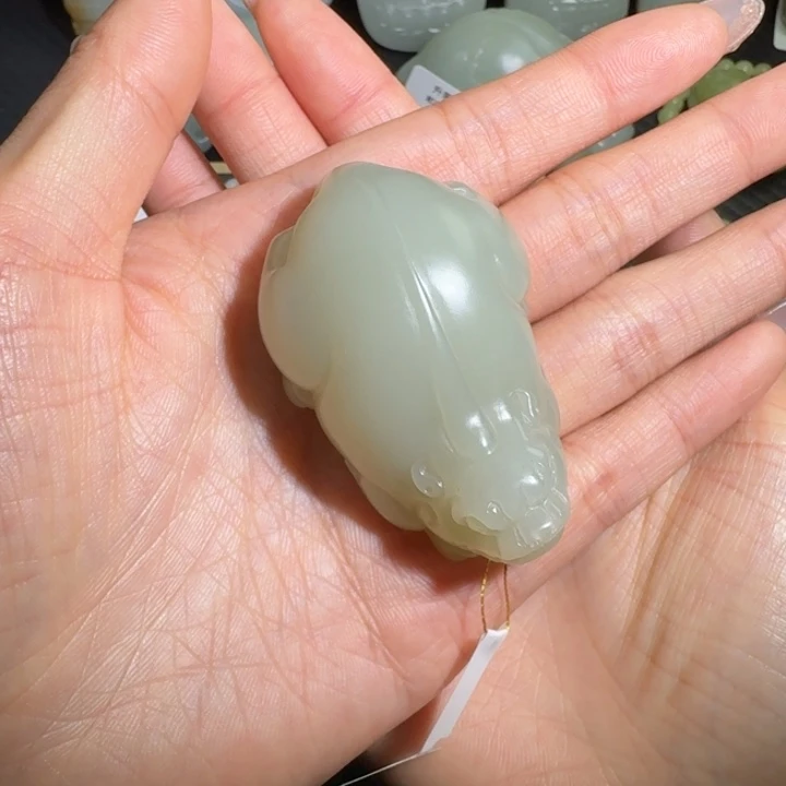 C***系和田玉未镶嵌把件