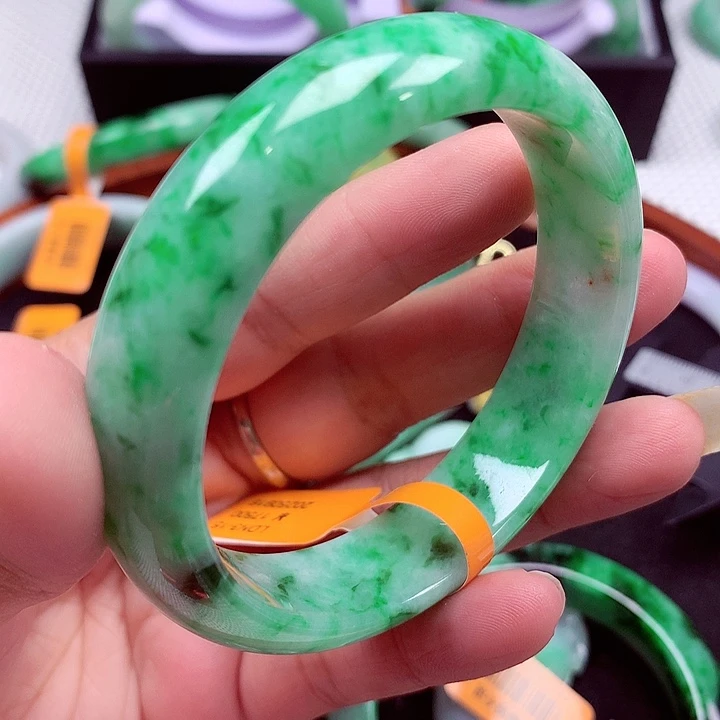 未镶嵌手镯翡翠翡翠