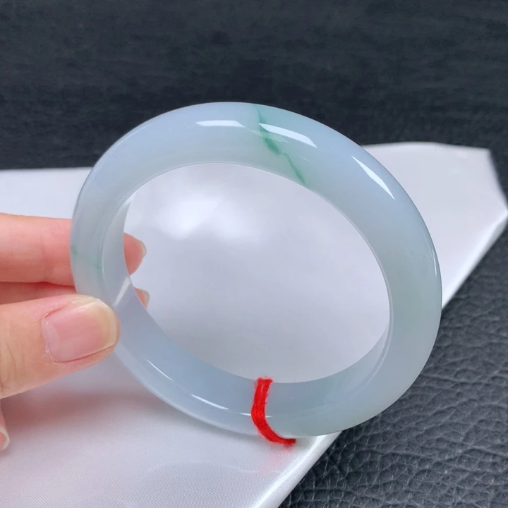 翡翠未镶嵌手镯