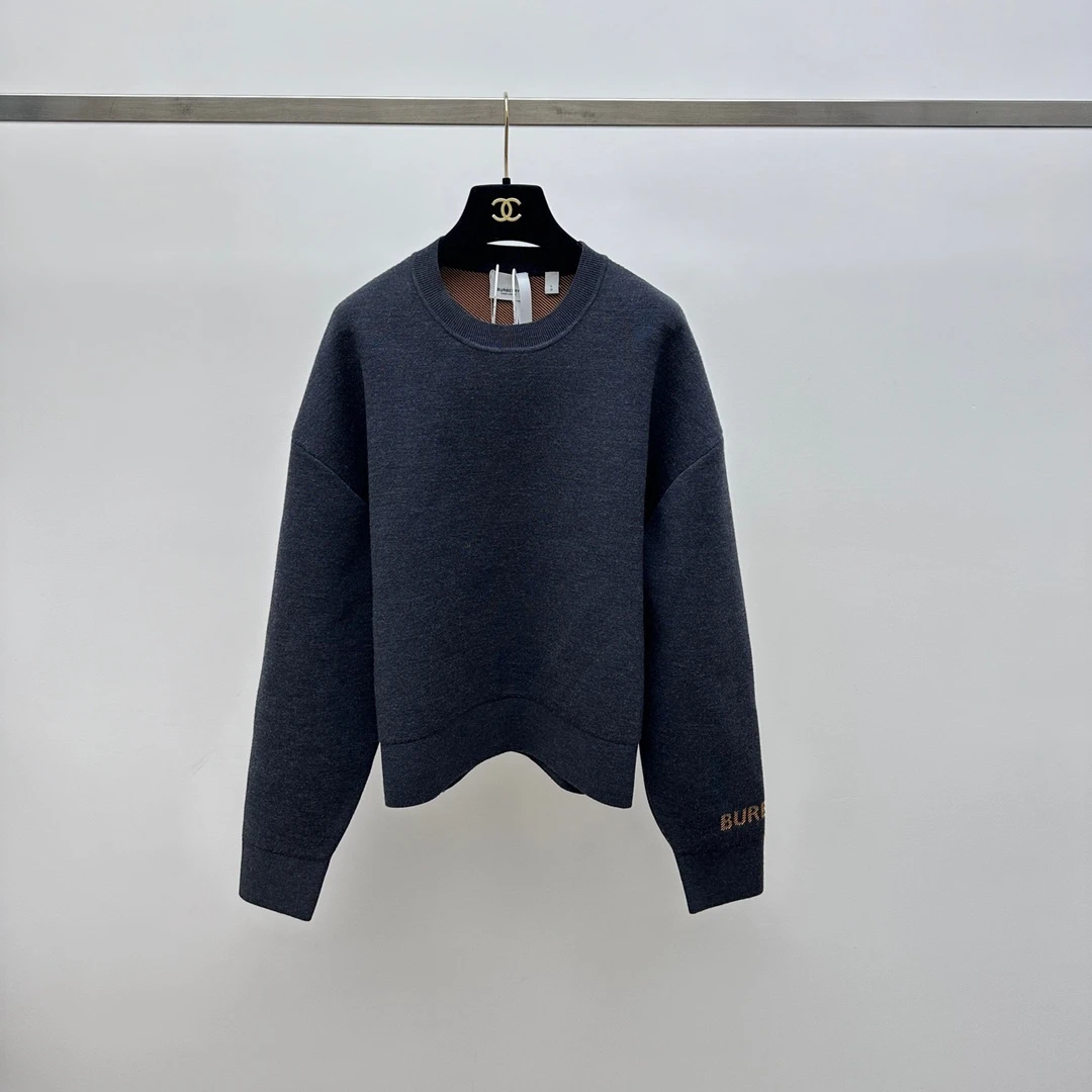 99新 BURBERRY/博柏利 灰色卫衣 175/96A 01176
