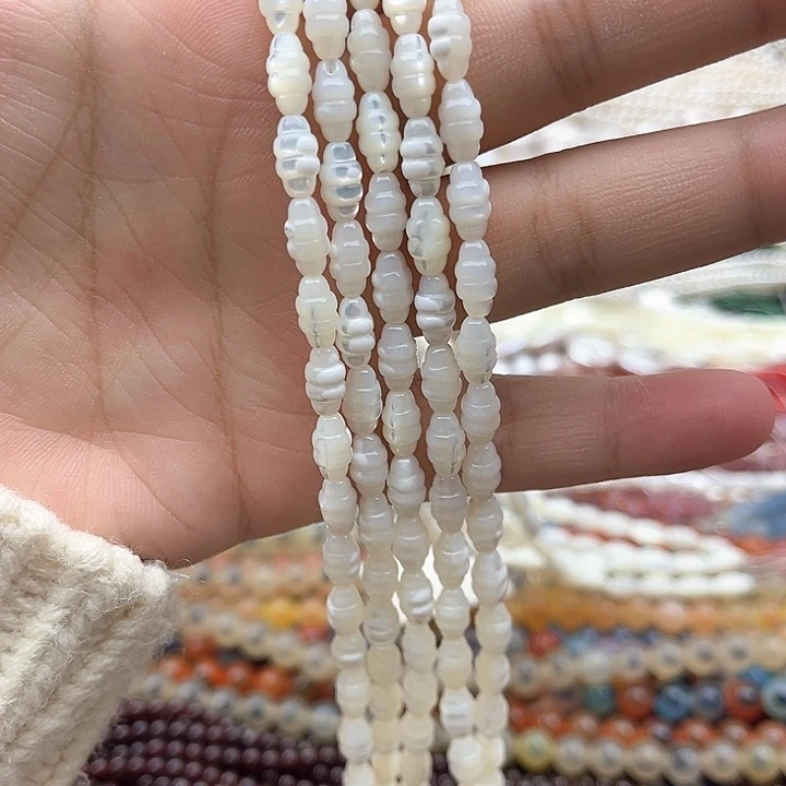 未镶嵌玛瑙/玉髓珠宝半成品一条5/9mm左右白蝶贝雕刻珠