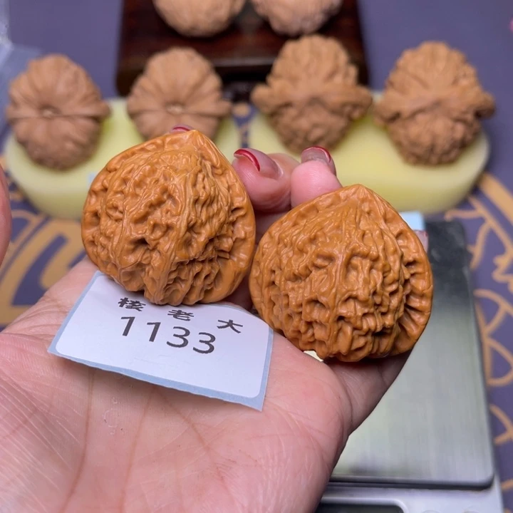 把件文玩核桃三角白40.1133