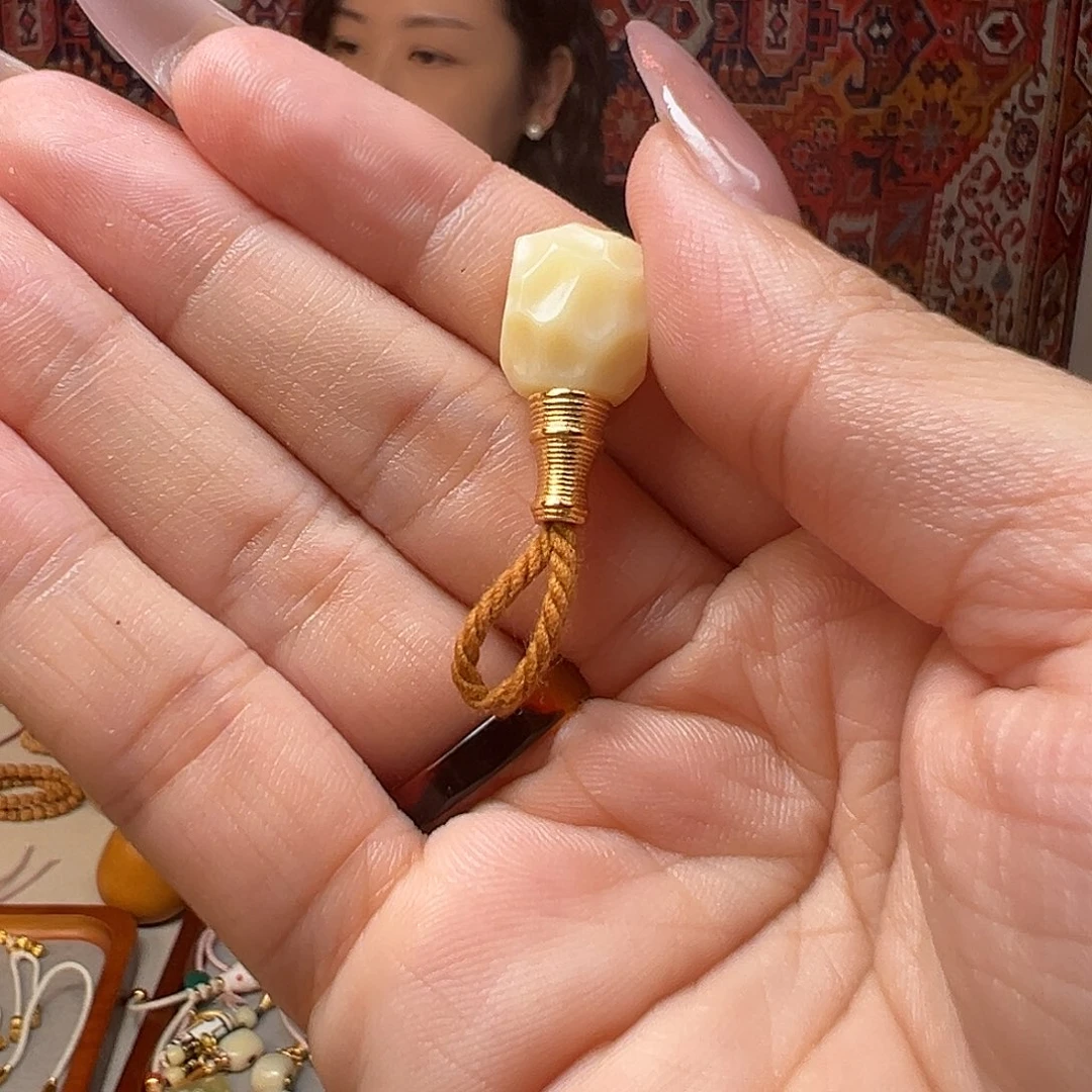 柏香籽/百香籽吊坠小**下