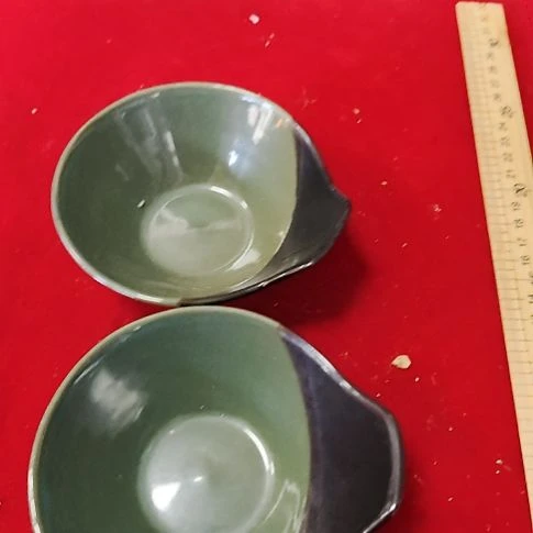 瓷片瓷片，各种摆件，均有瑕疵。沙锅！