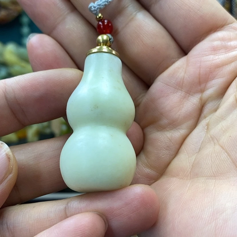 【闪购商品】蛇纹石玉未镶嵌吊坠