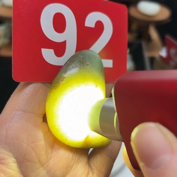 和田玉（糖玉）未镶嵌挂件