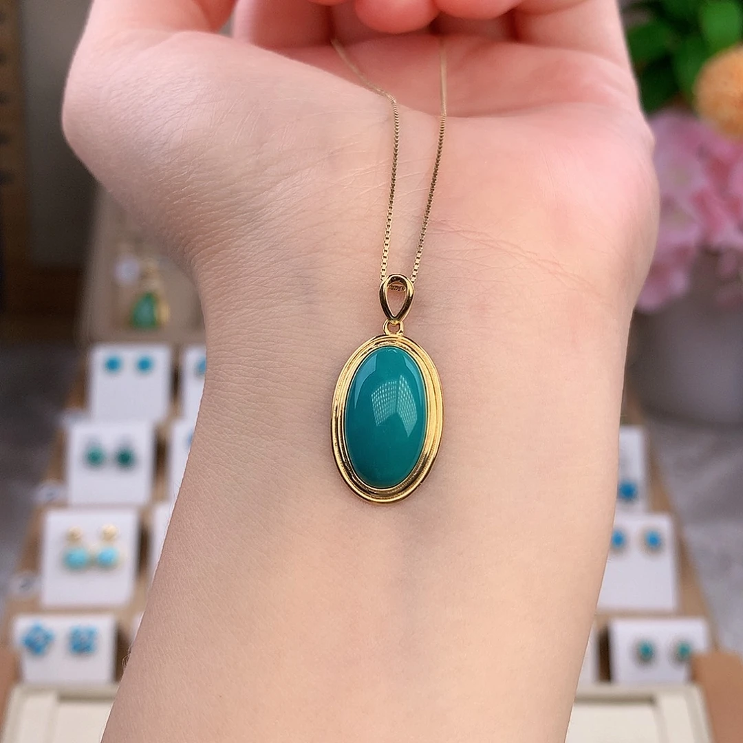绿松石18K金镶嵌颈饰