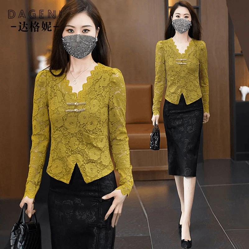 时尚V领镂空蕾丝打底衫女士内搭秋季新款优雅气质长袖t恤短款上衣