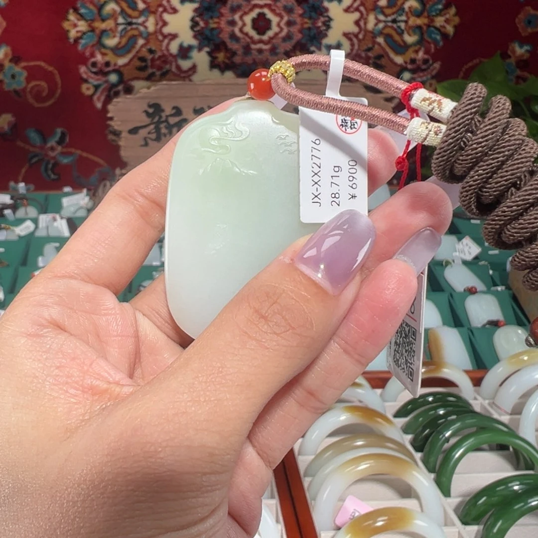 颈饰未镶嵌和田玉（翠青玉）翠青山水牌
