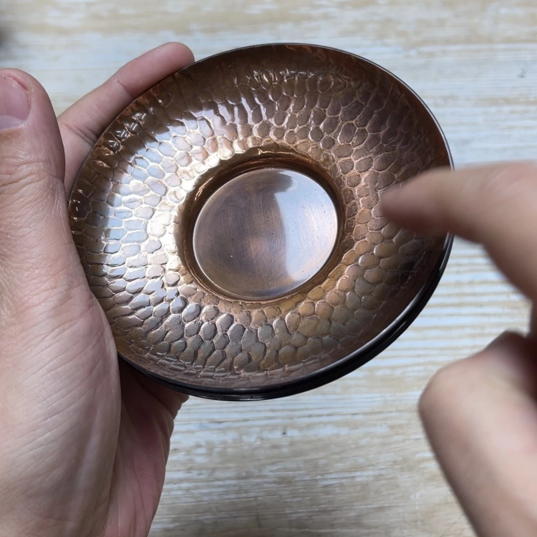 瓷片安*坤密密麻麻地排列着一个