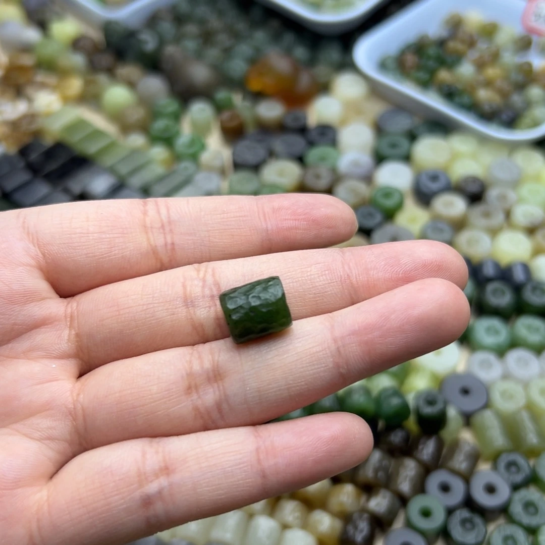 生***️和田玉未镶嵌颈饰