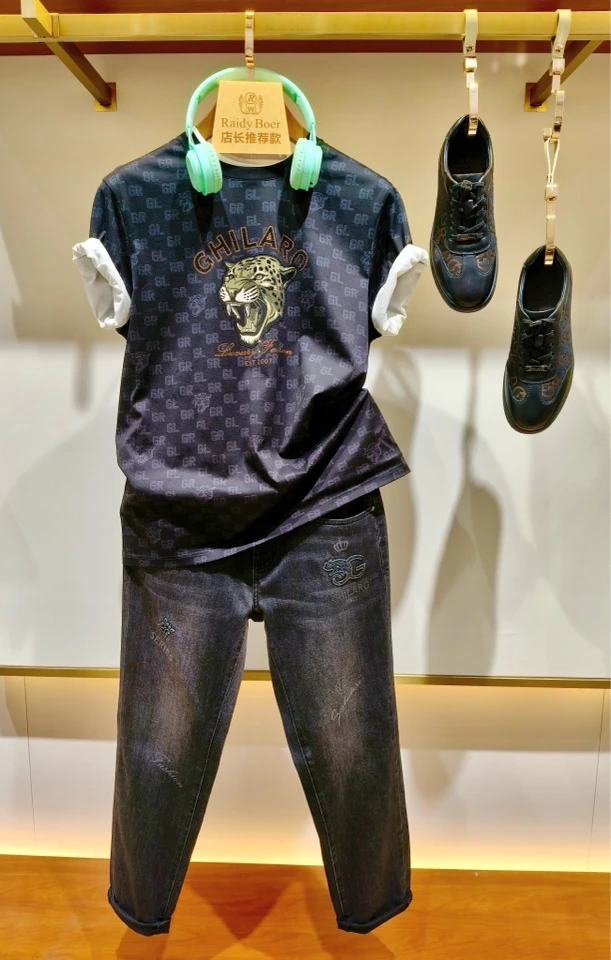 短袖烫钻透气圆领T恤时尚