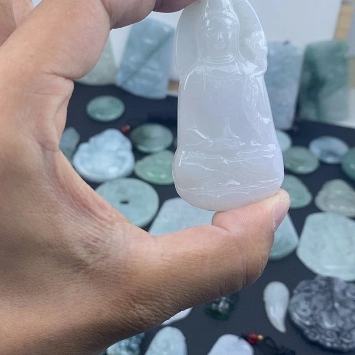 颈饰未镶嵌翡翠白冰度母