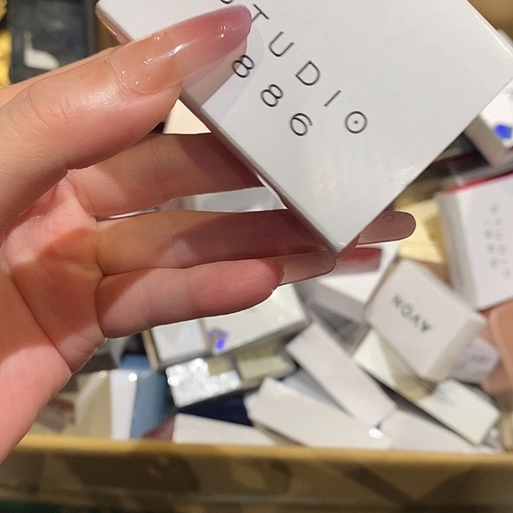 小***白中古香水沐浴露持久留香