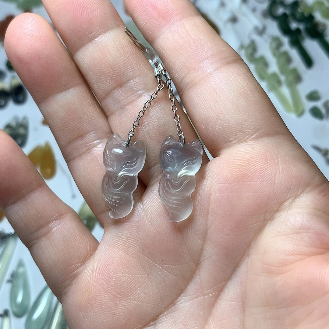 蛇纹石玉未镶嵌耳环