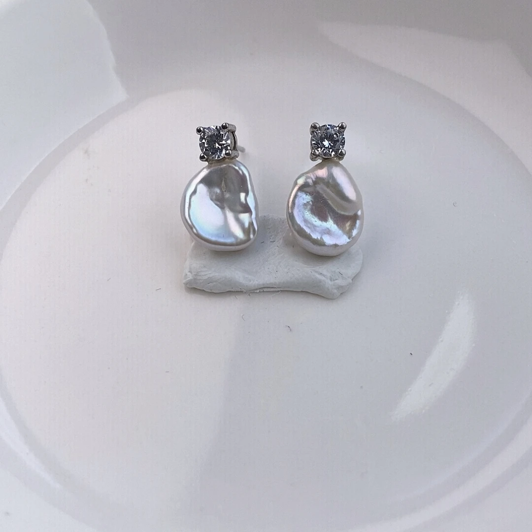 银S925镶嵌耳饰淡水珍珠微瑕