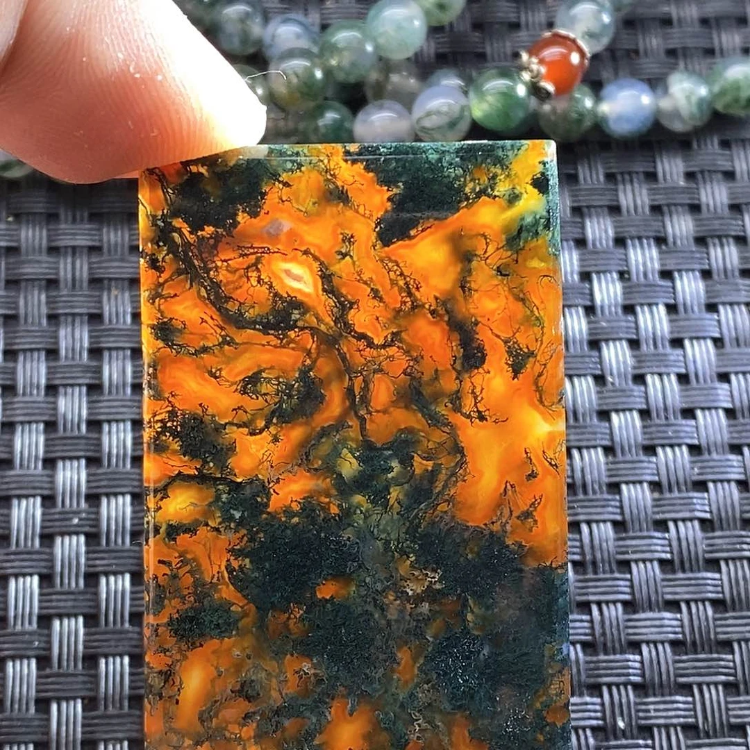未镶嵌颈饰玛瑙/玉髓山*