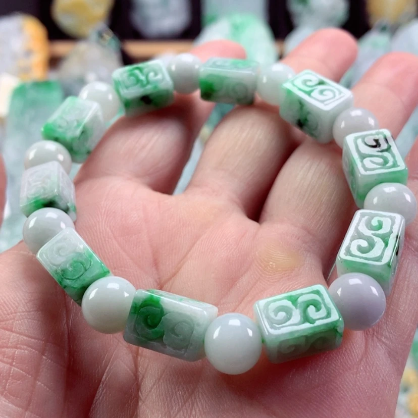 【闪购商品】翡翠吊坠(不含链)未镶嵌