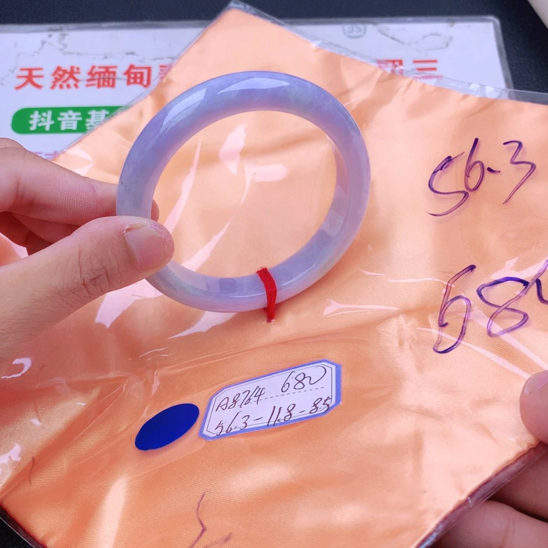 翡翠手镯未镶嵌翡翠