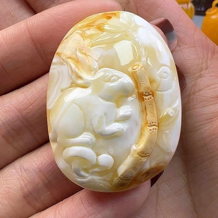 蜜蜡未镶嵌珠宝奇石