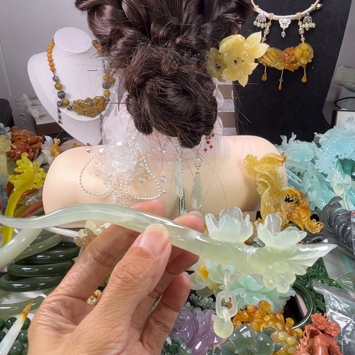 未镶嵌岫玉发饰瑕疵