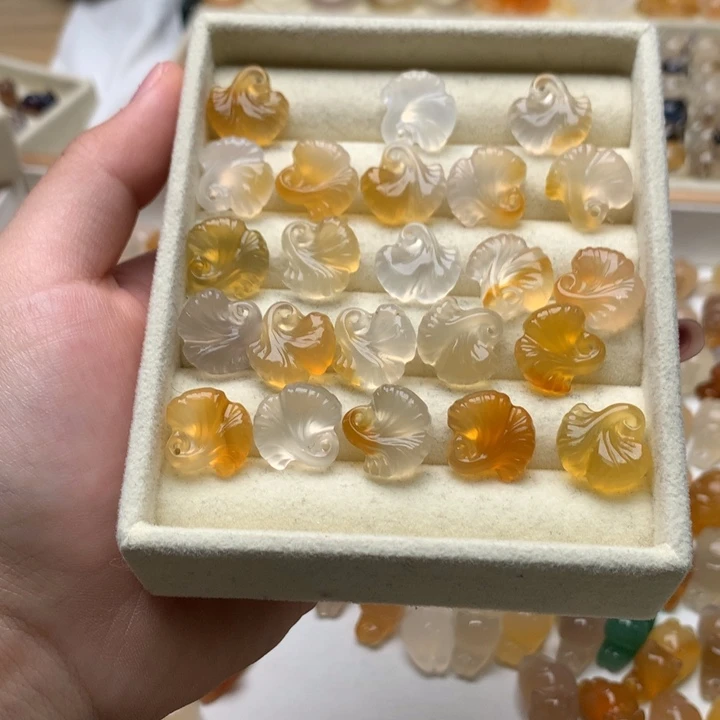 玛瑙/玉髓未镶嵌玛瑙银杏叶/只