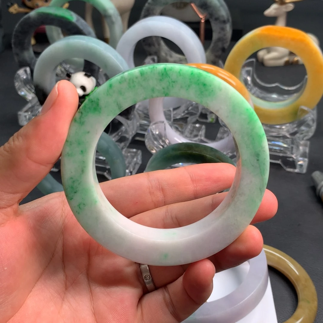 新***宝定制翡翠手镯未镶嵌