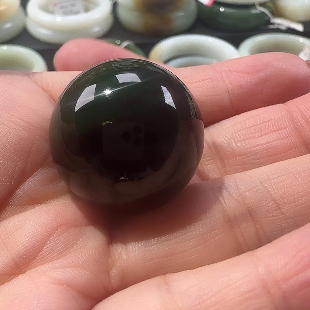 某***丫颈饰未镶嵌和田玉（碧玉）