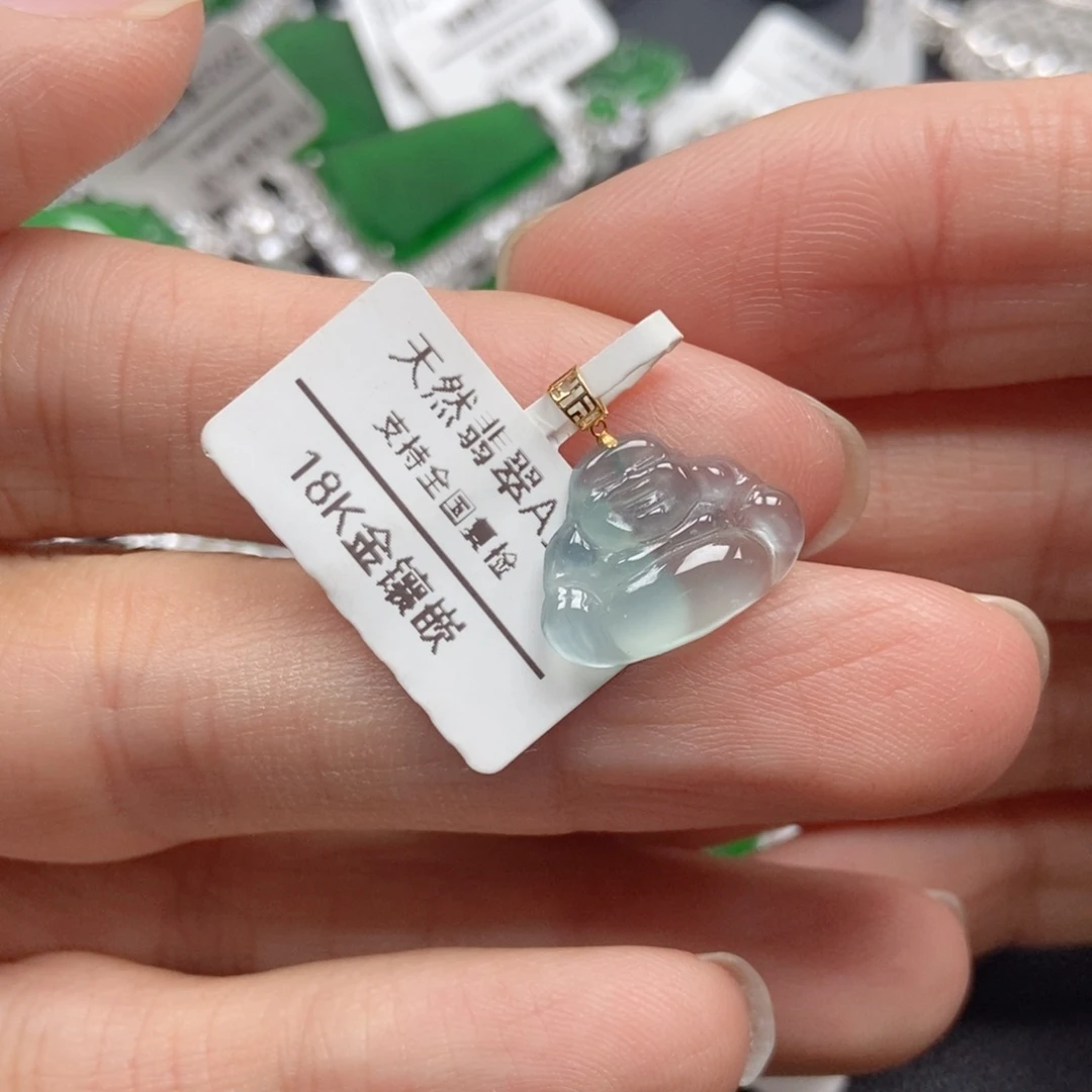 翡翠18K金镶嵌颈饰