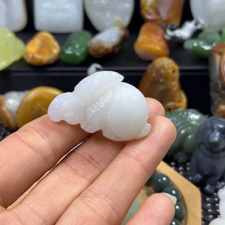 和田玉未镶嵌颈饰19 克